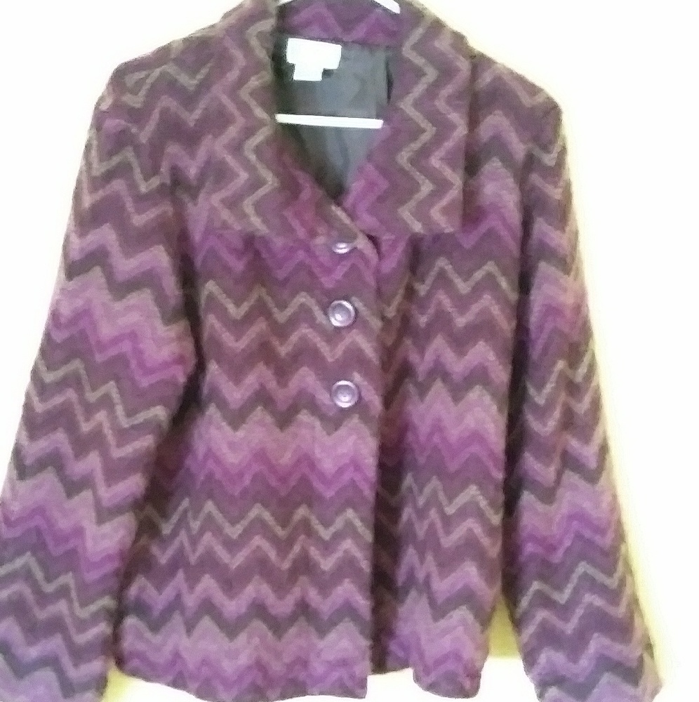 North Style dressy waist length jacket